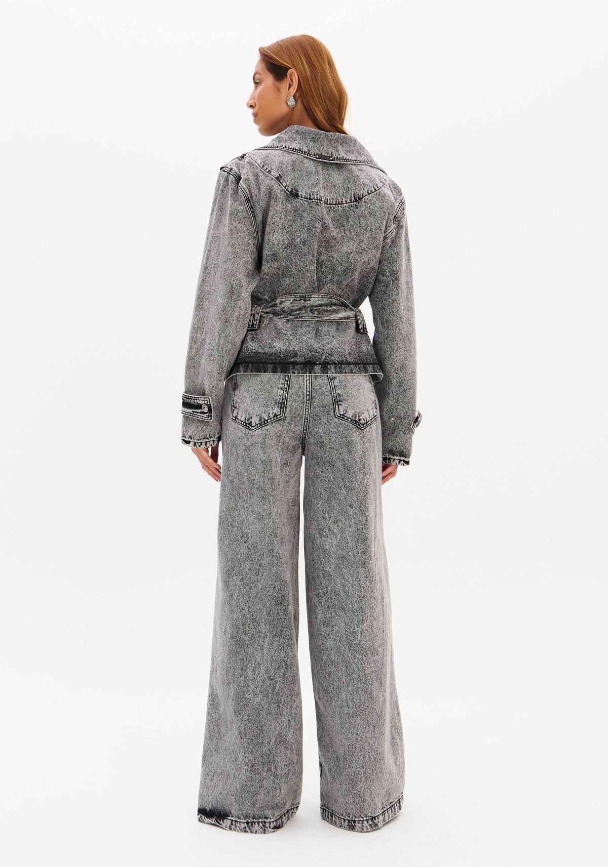 Super Baggy Mid-Rise Cotton Jeans Lança Perfume