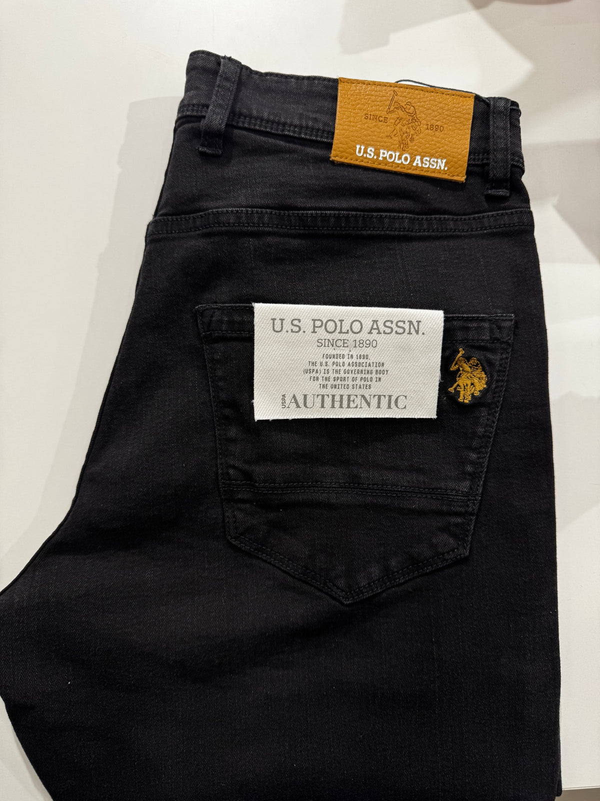 Calça de ganga preta de corte afunilado da US Polo Assn.