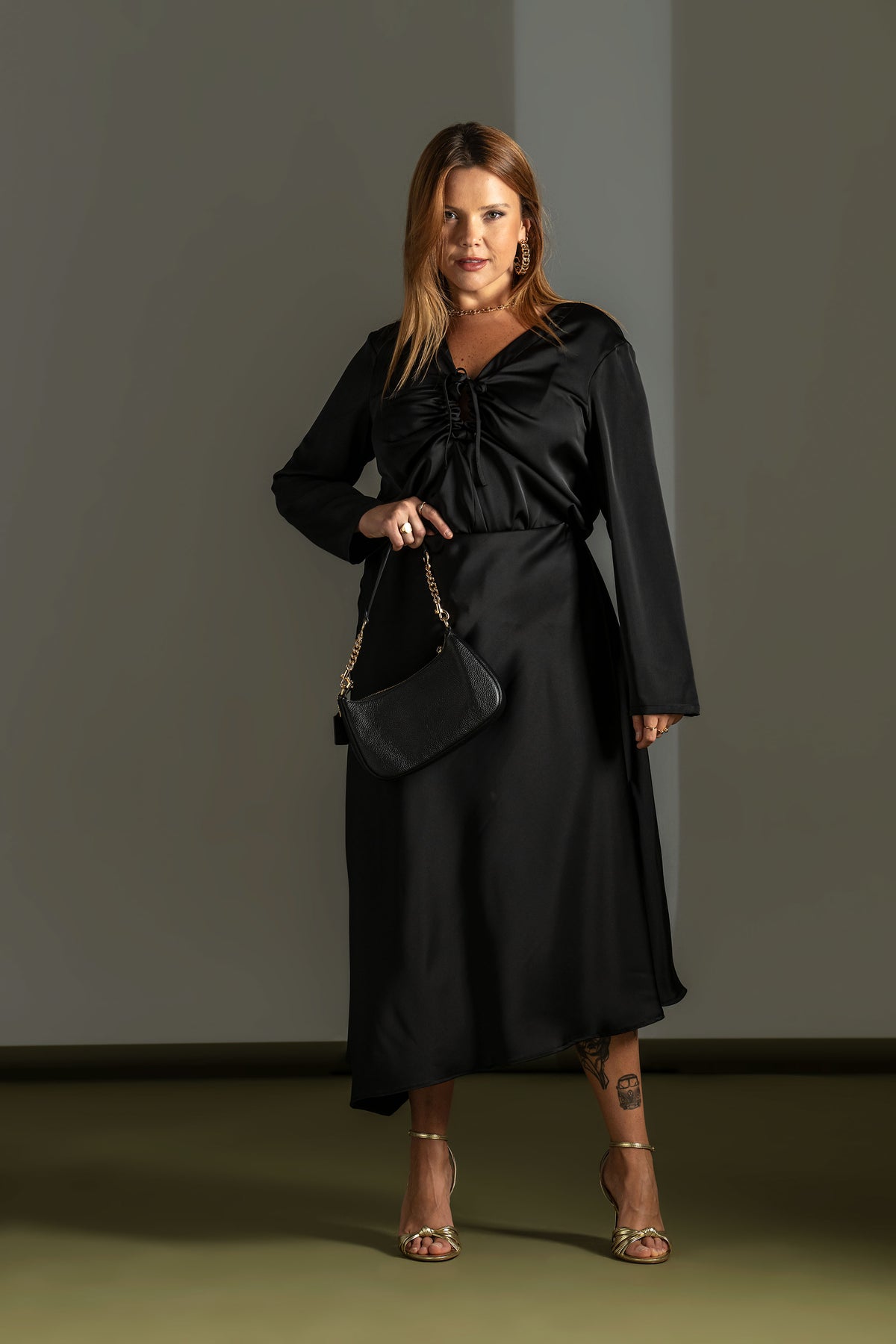 Blusa de senhora em cetim com atilhos Quattro Venti