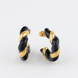 Brincos de argola minimalistas em esmalte preto para jet lag