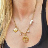 Beige Snail Necklace – Charms Collection Jetlag