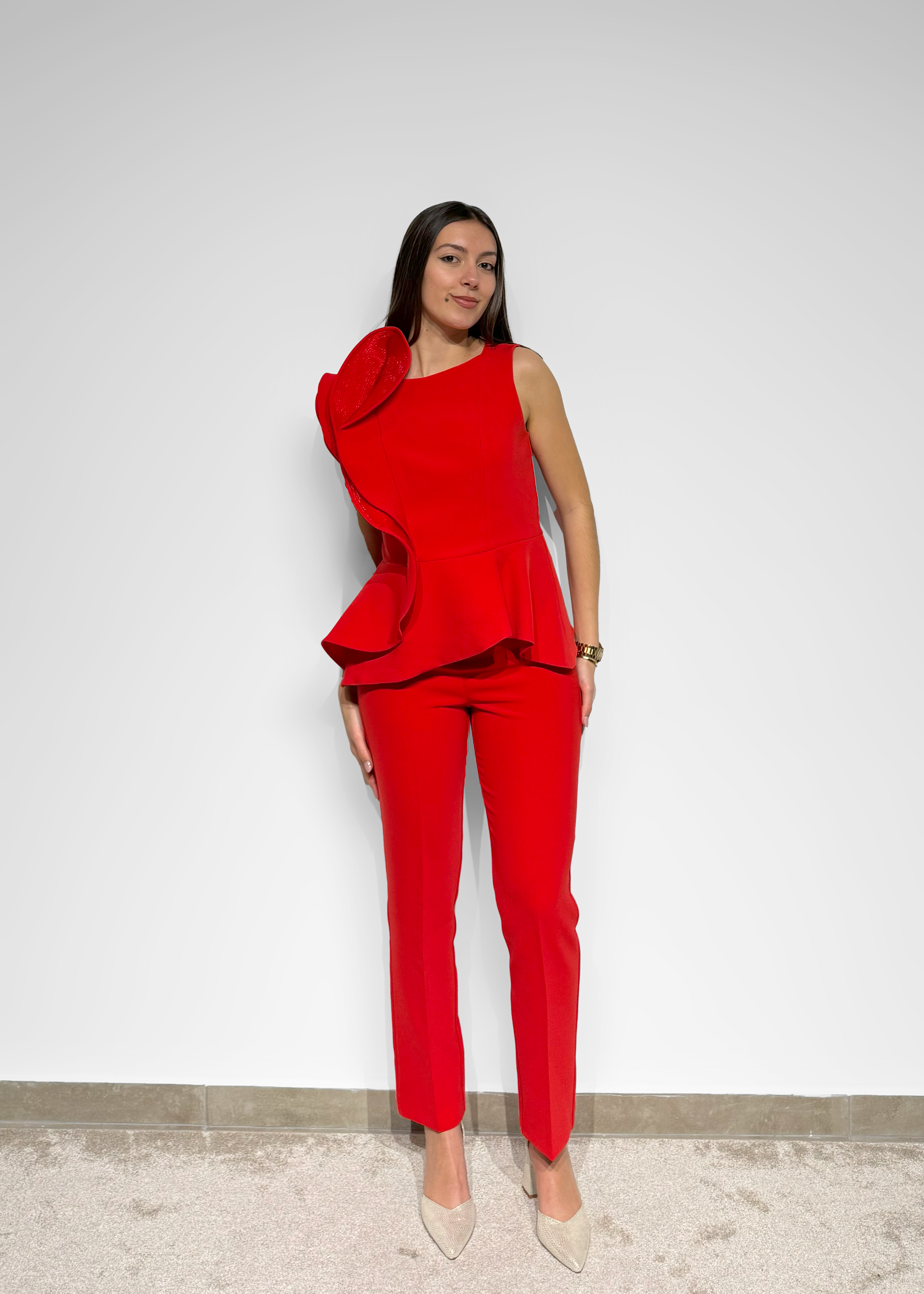 Conjunto com detalhe na blusa Carla Ruiz