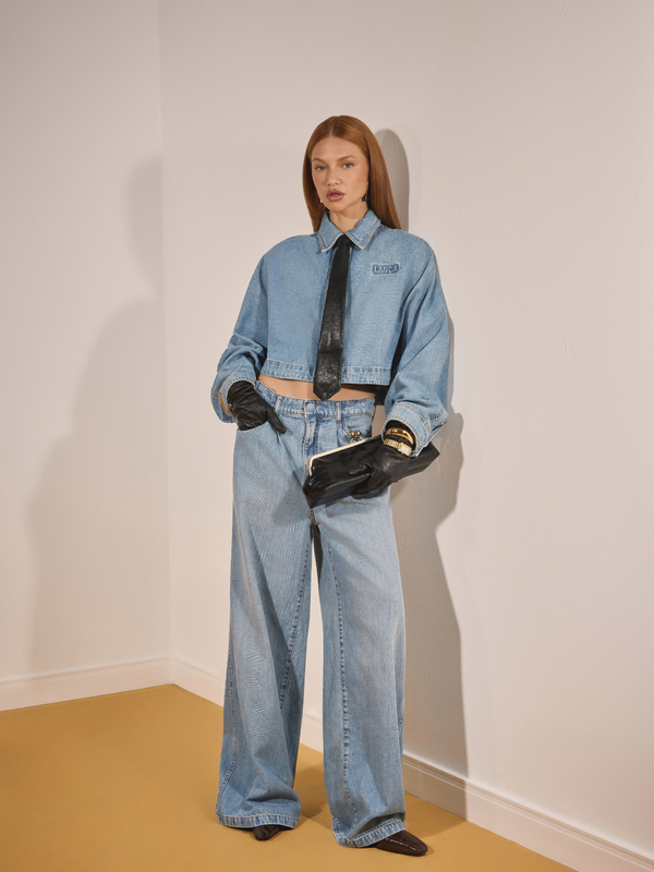 Relaxed Fit Mid-Rise Jeans Lança Perfume