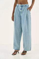 Leoni Wide-Leg Pleated Jeans Colcci