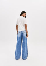 Super High-Rise Wide-Leg Jeans Lança Perfume