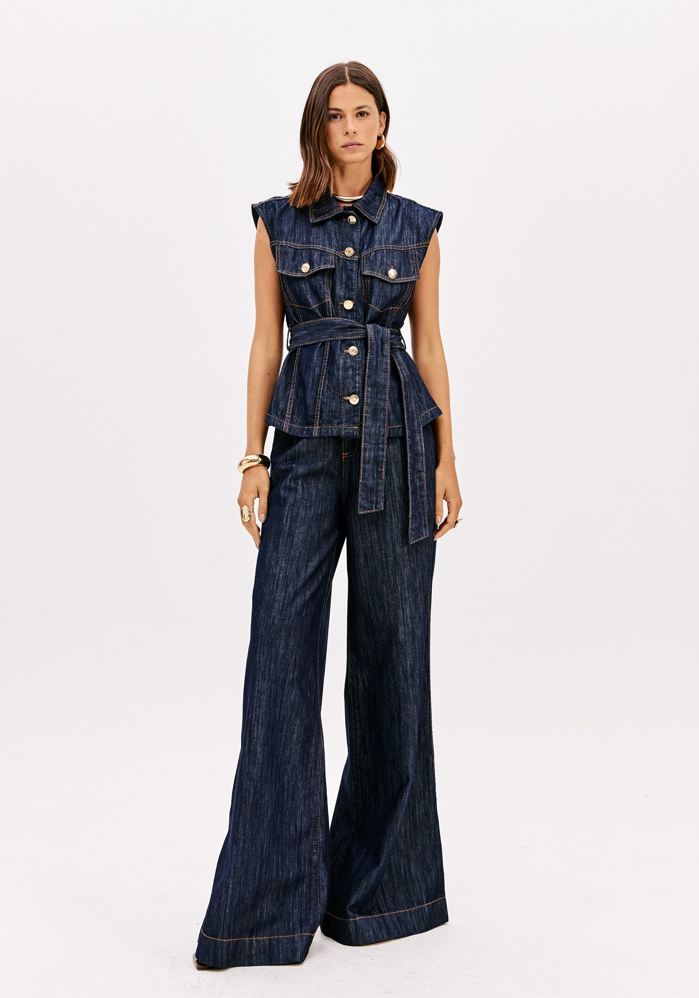 Super High-Rise Wide-Leg Jeans Lança Perfume