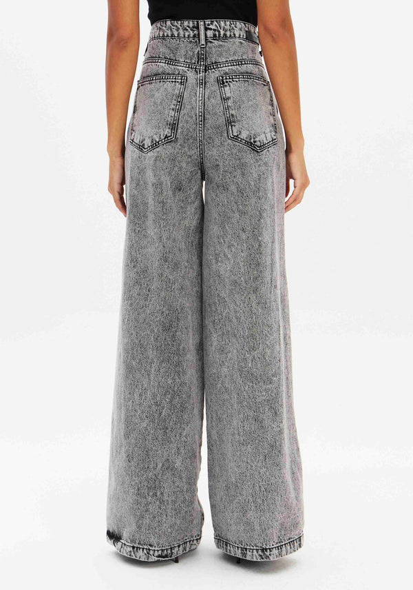 Super Baggy Mid-Rise Cotton Jeans Lança Perfume