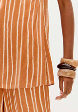 Sleeveless High-Neck Printed Longline Blouse Lança Perfume
