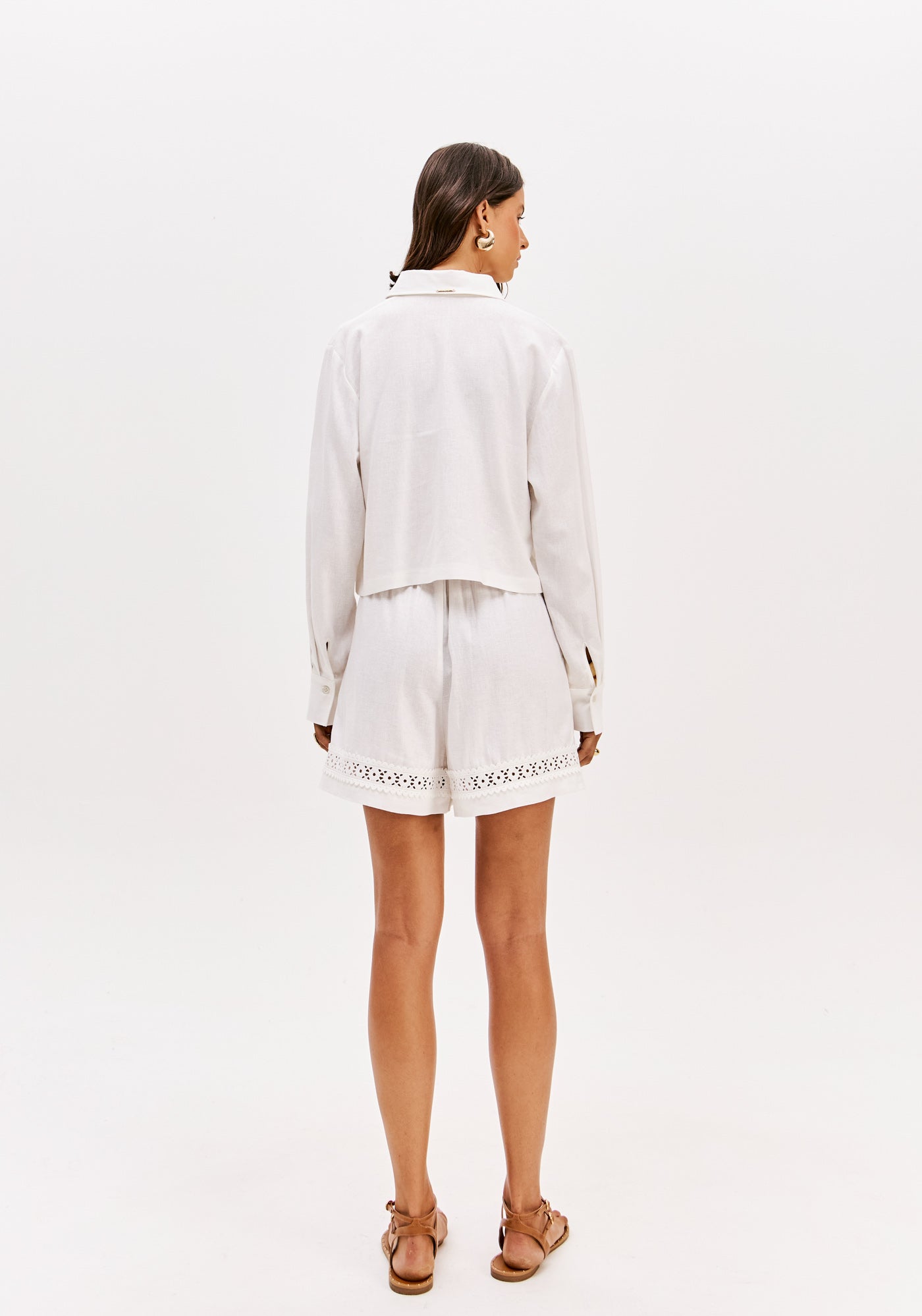 Camisa Cropped de Linho Bordado Lança Perfume