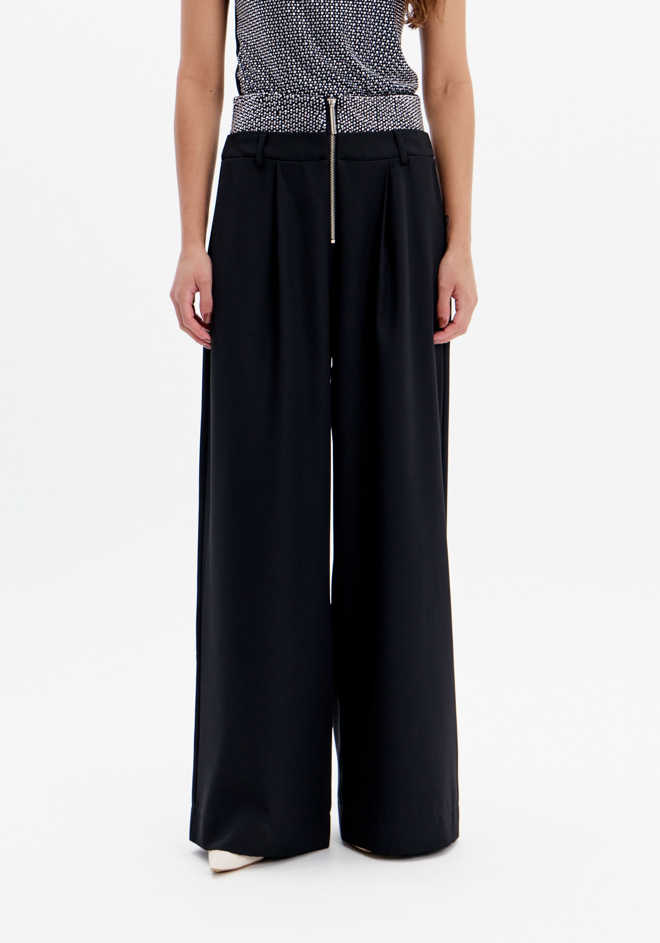Straight-Leg Tailored Pants with Zipper and Sparkle Details Lança Perfume
