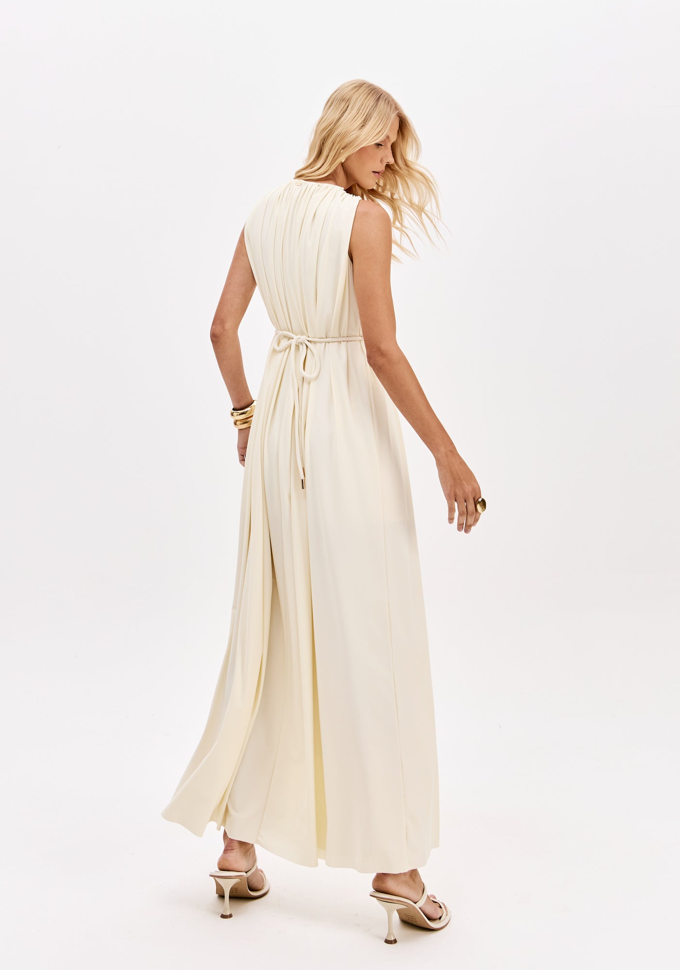 Vestido Super Midi com Cordão e Ferragens Lança Perfume