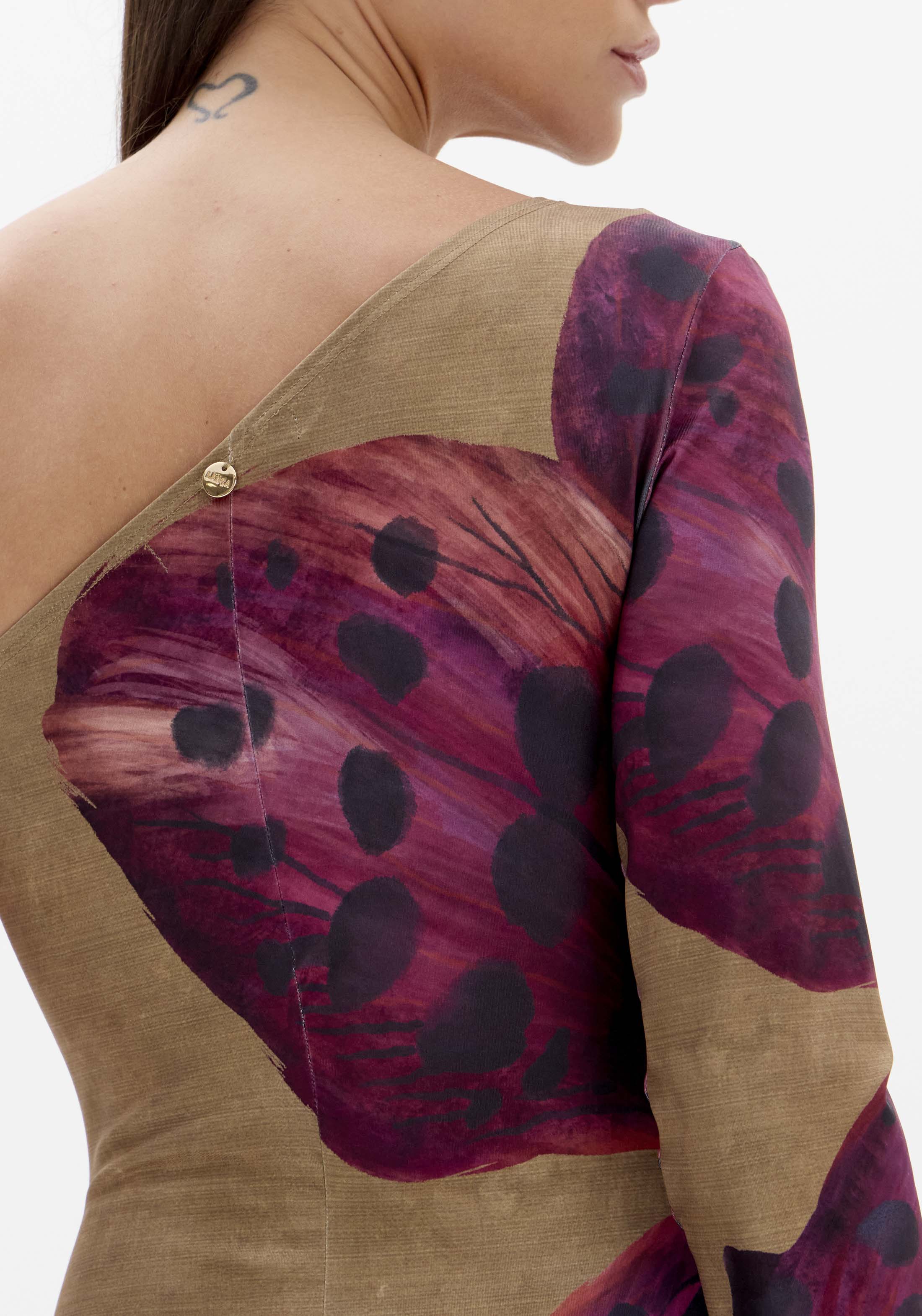 Vestido Super Midi Estampado de Um Ombro Só Lança Perfume