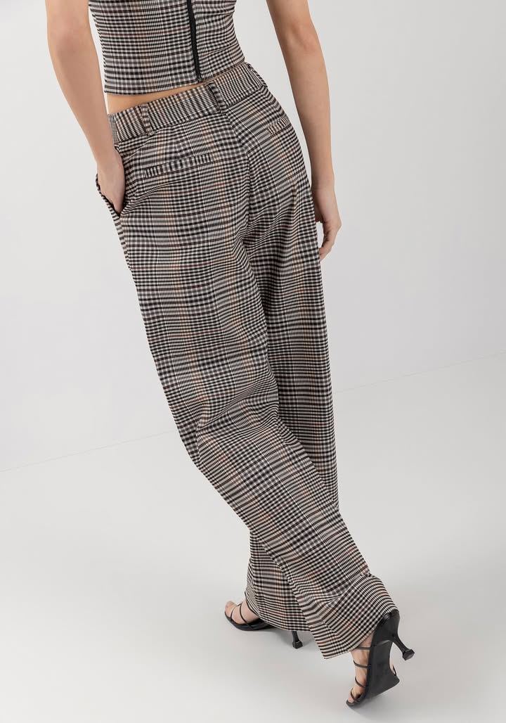 High-Waisted Straight-Leg Plaid Pants with Functional Pockets Lez a Lez