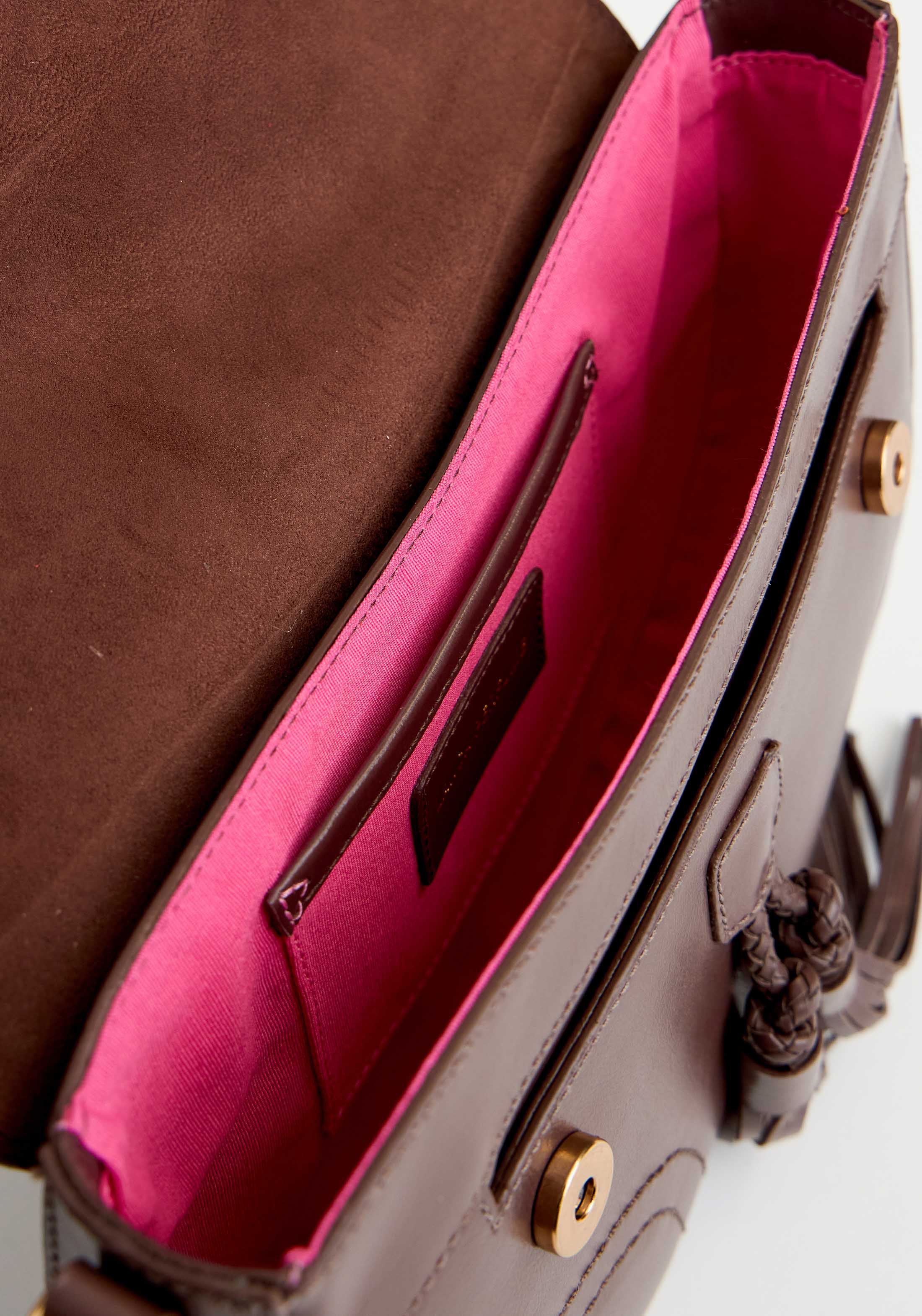 Shoulder Bag with Genuine Fur Tassel – LP Branding Lança Perfume