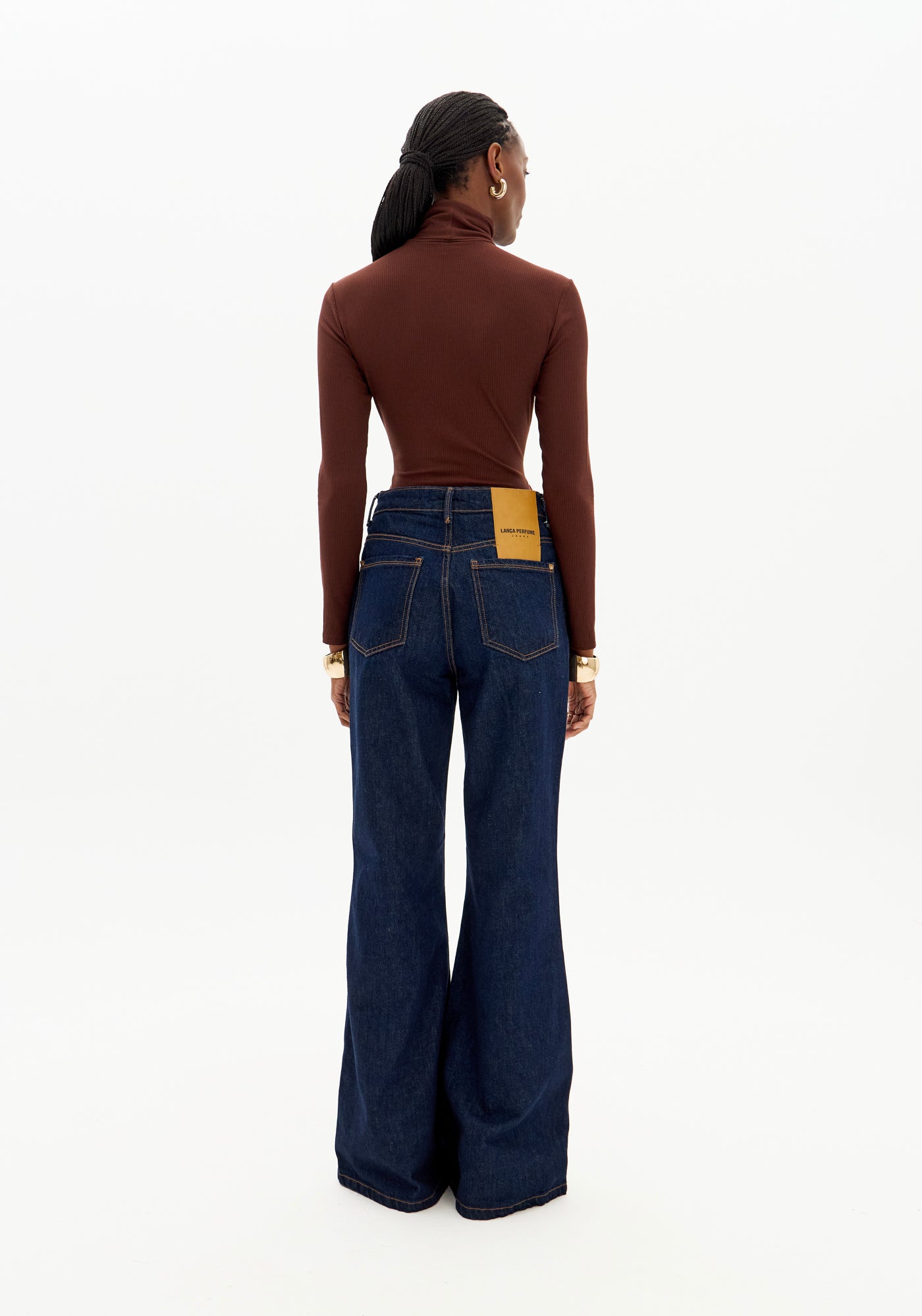 Modern Flare Jeans Lança Perfume