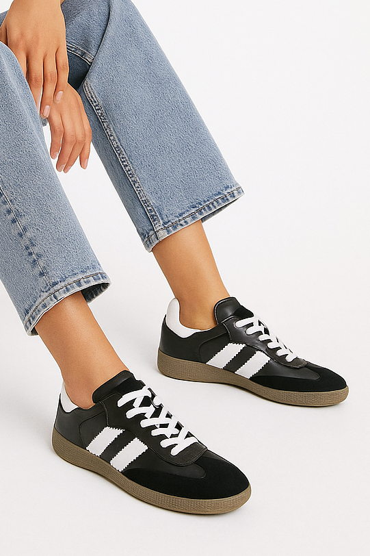 Women’s Black & White Breaknet Sleek Trainers Ruika