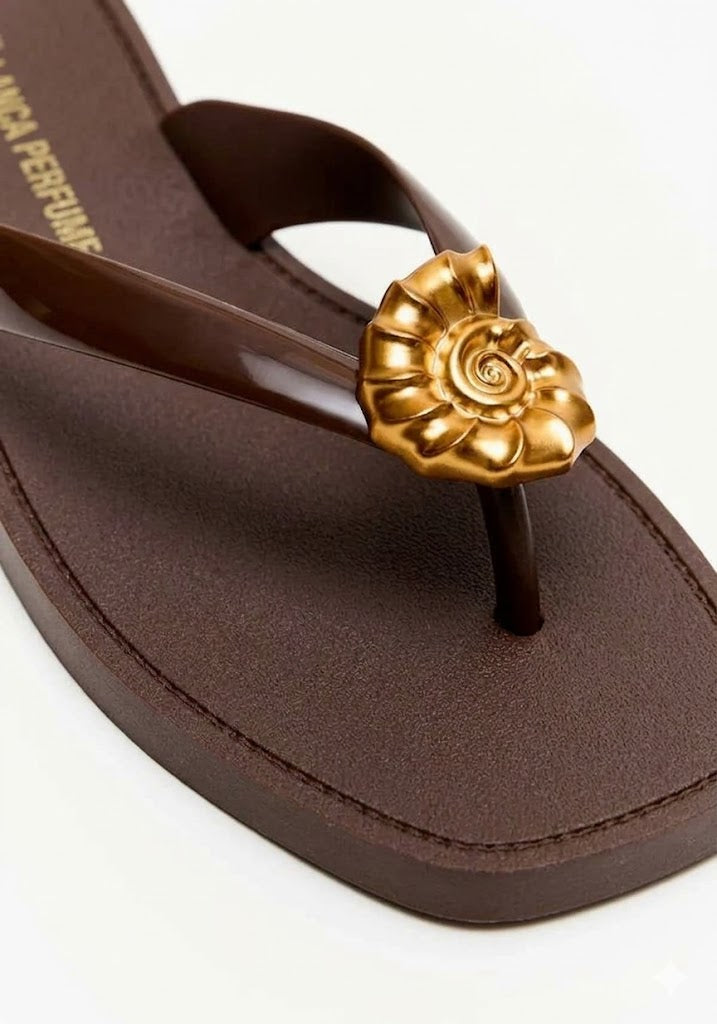 Seashell Hardware Flip-Flops Lança Perfume