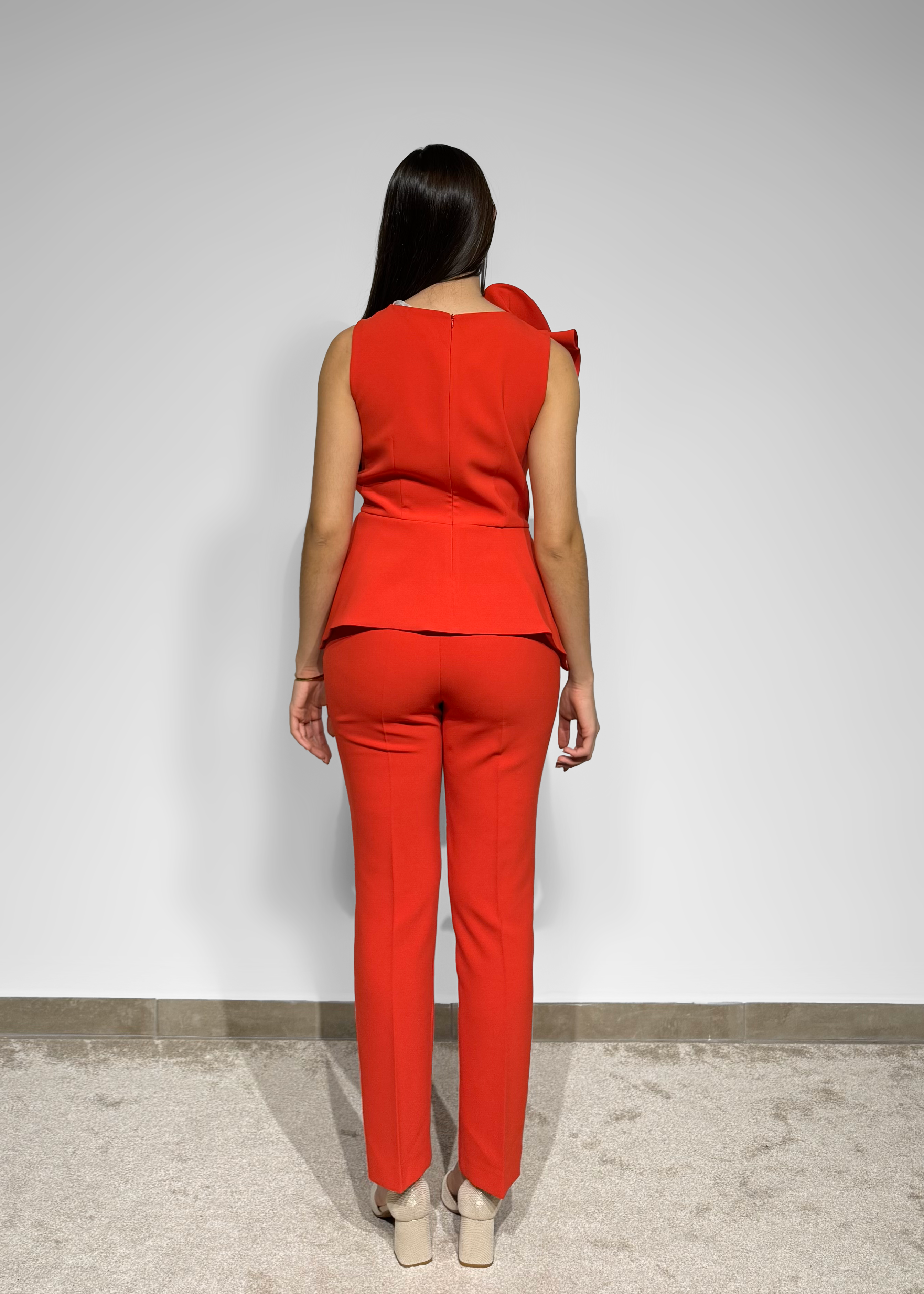 Conjunto com detalhe na blusa Carla Ruiz