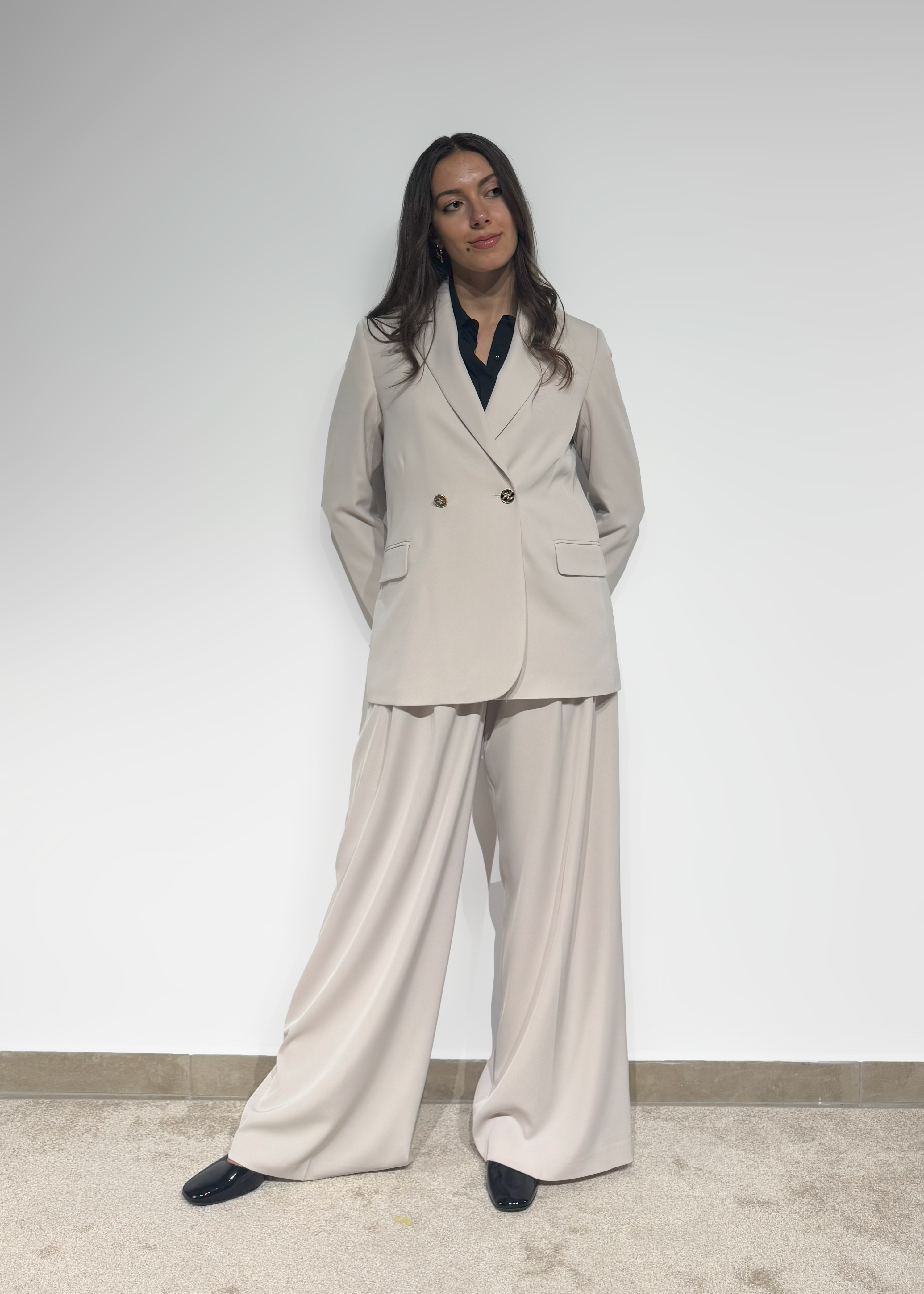 Calça pantalona com pinças na frente Ferrache