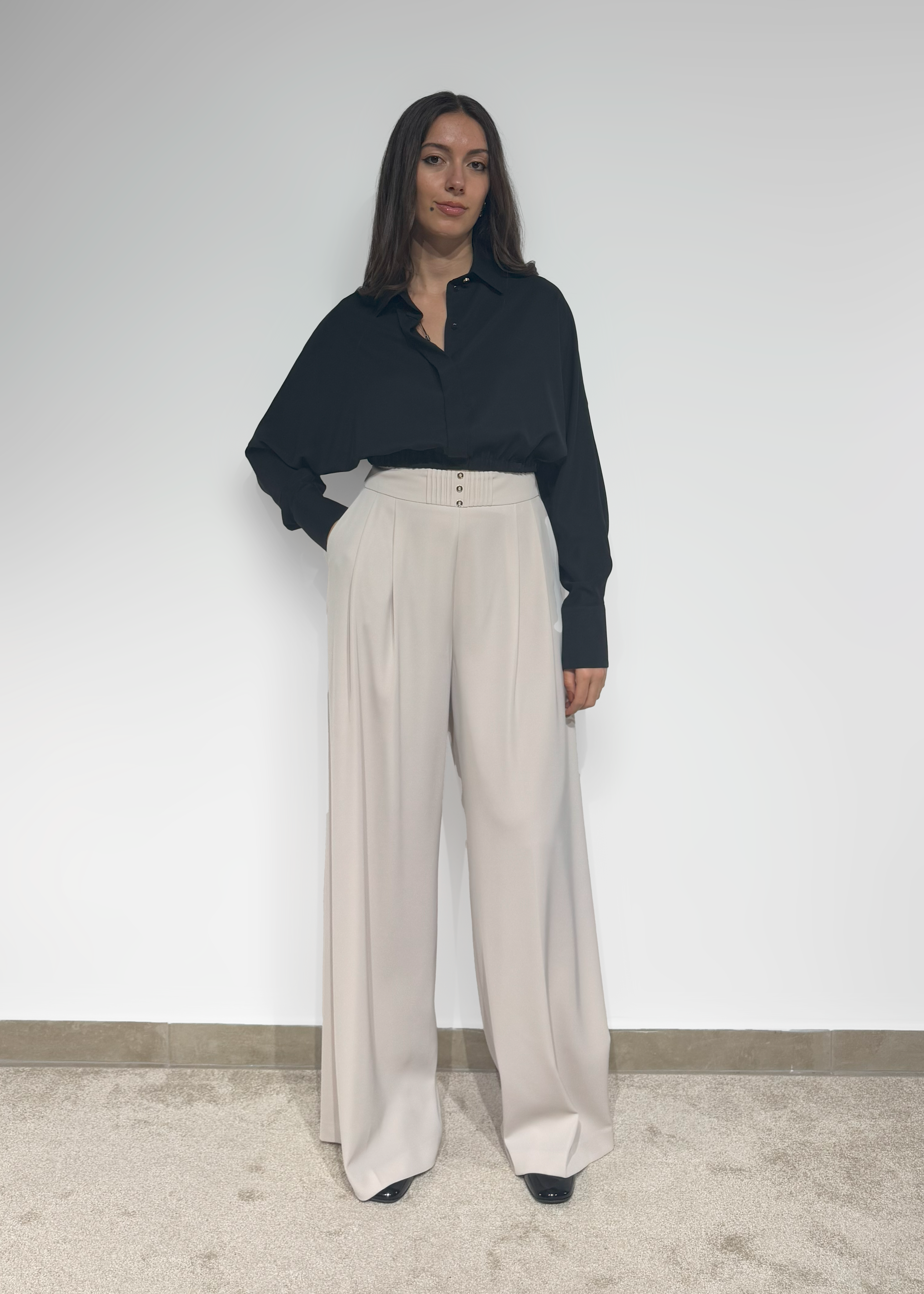Calça pantalona com pinças na frente Ferrache