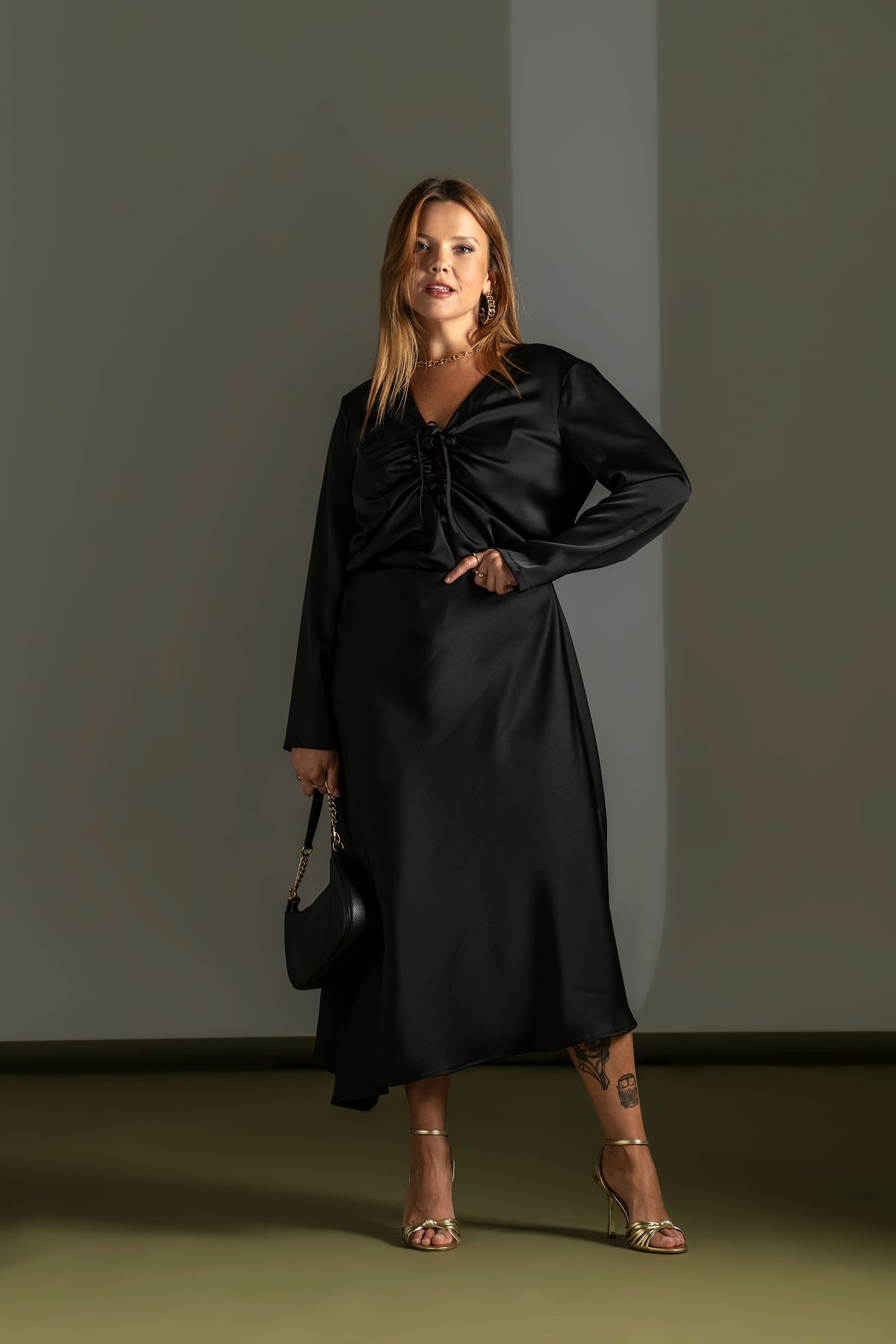 Blusa de senhora em cetim com atilhos Quattro Venti