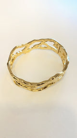 Chunky Golden Click-Closure Cuff Bracelet Jetlag