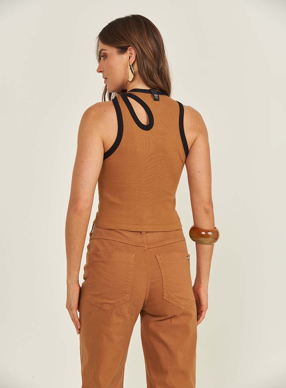Ribbed Cut-Out Crop Top Colcci