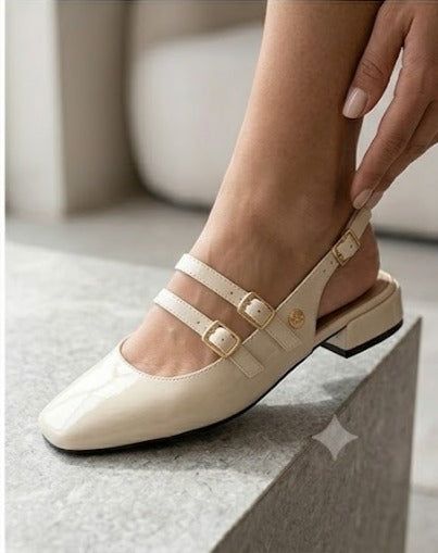 Sapatos de salto baixo em couro envernizado com fivela Ruika