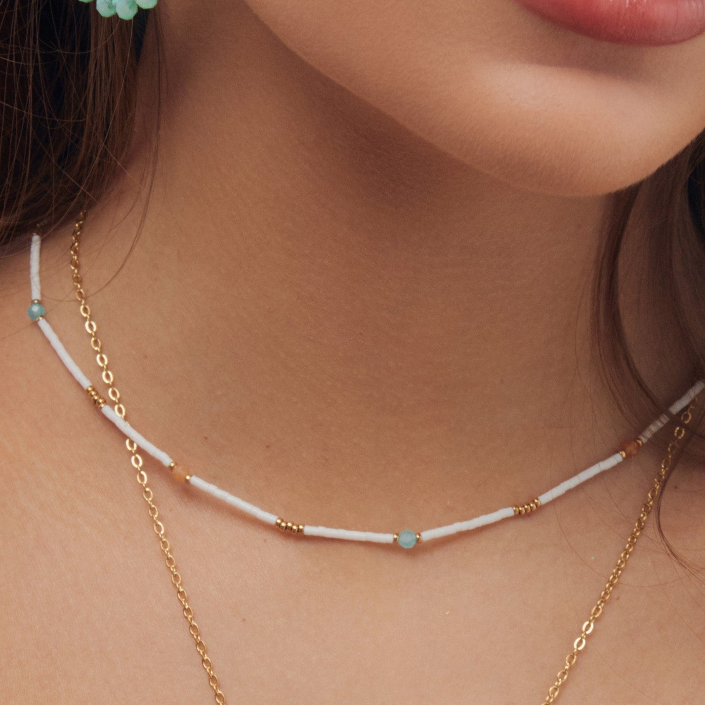 White & Multicolor Seed Bead Necklace Jetlag