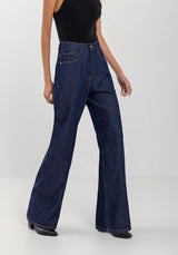Wide Leg High-Waist Jeans with Distinctive Stitching Lez a Lez