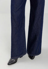 Wide Leg High-Waist Jeans with Distinctive Stitching Lez a Lez