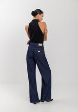 Wide Leg High-Waist Jeans with Distinctive Stitching Lez a Lez