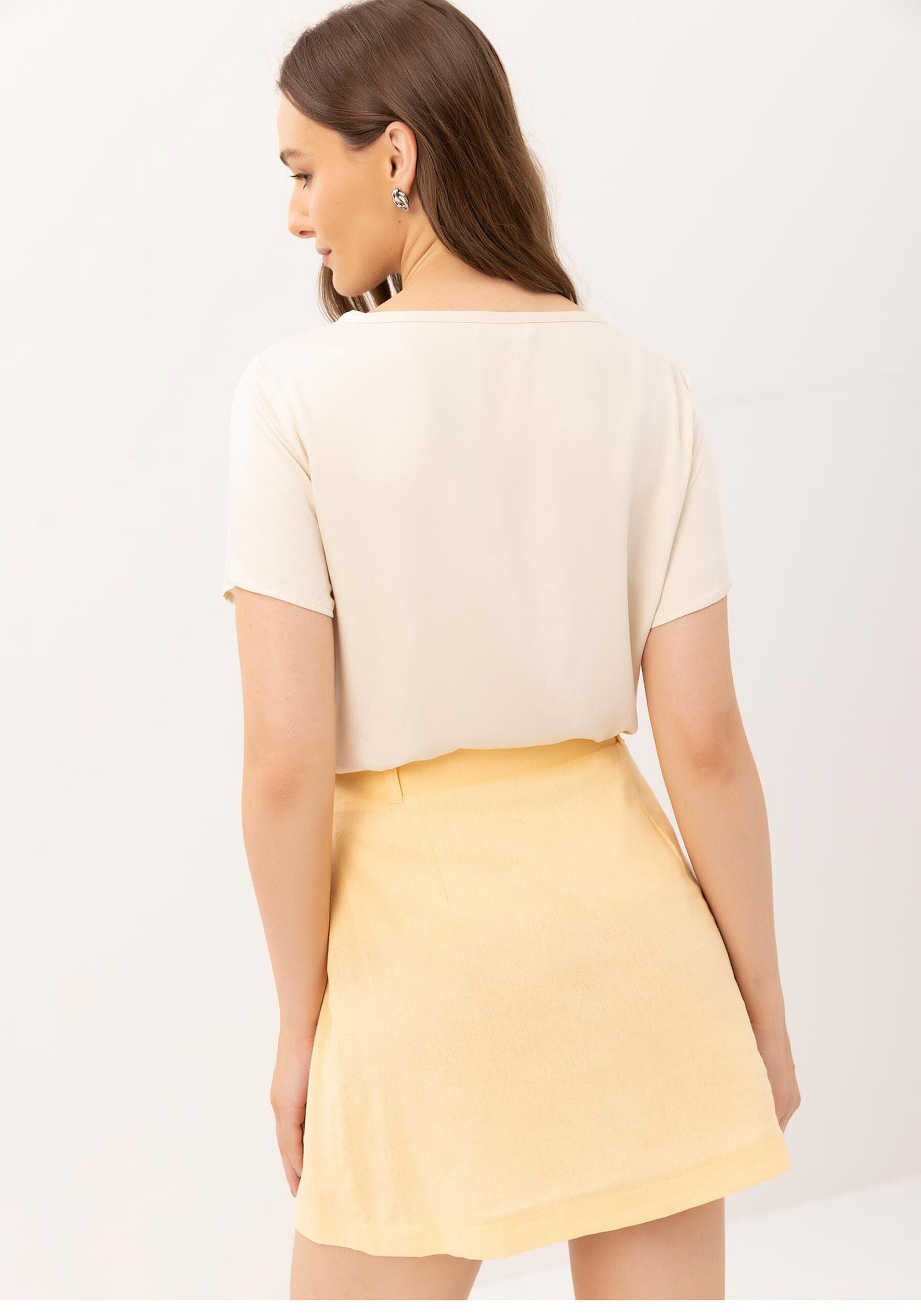 Blusa lisa de manga curta  com brilhantes Lez a Lez