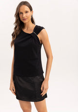 Blusa com detalhe em brilhantes na alça Lez a Lez