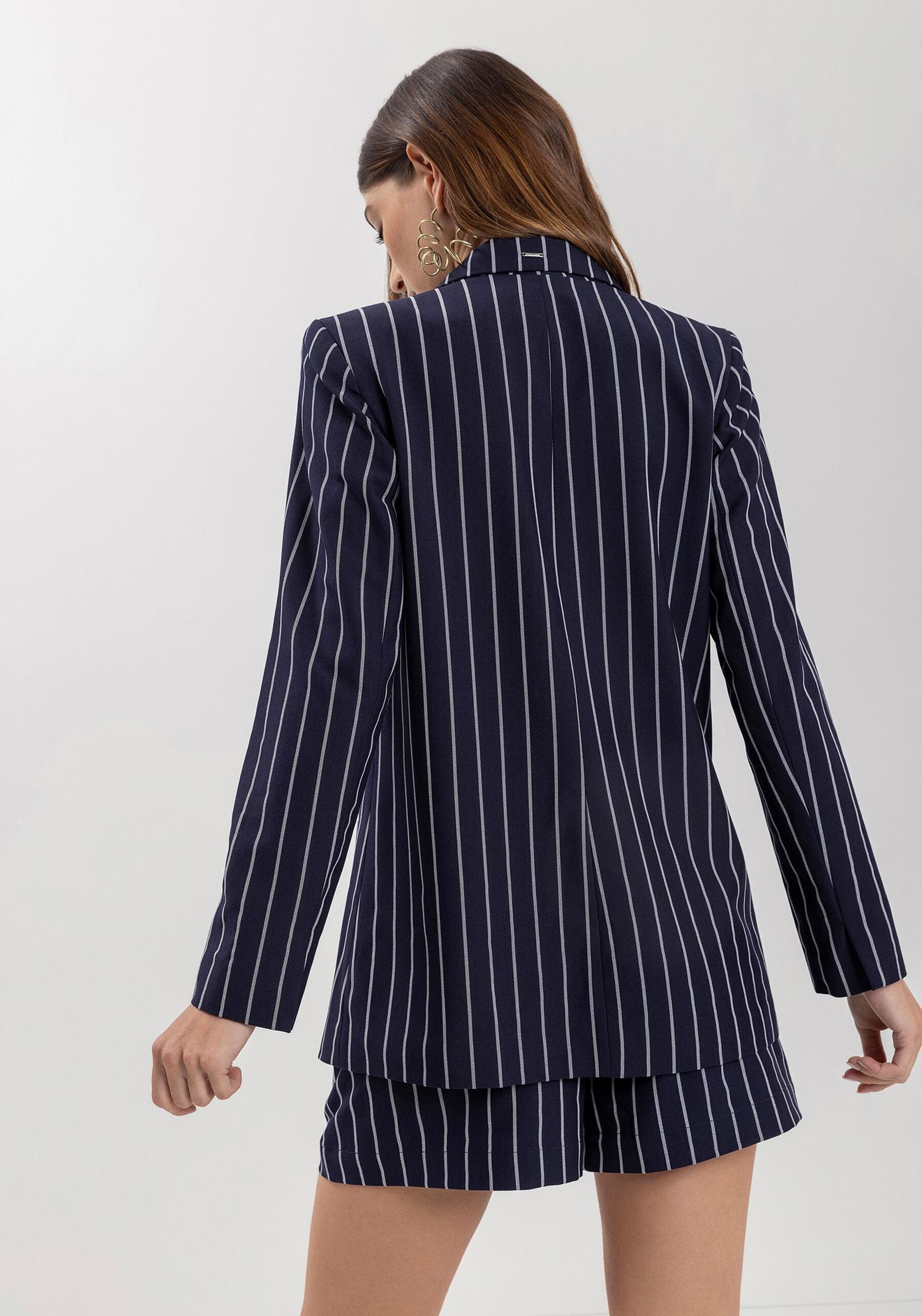 Long Tailored Blazer with Lapels and Covered Buttons Lez a Lez