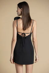 Vestido curto com flor Sahoco