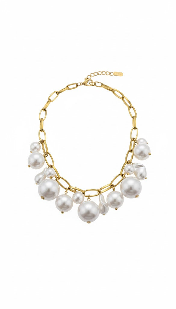 Gold Necklace with Round Pearl Pendants Jetlag
