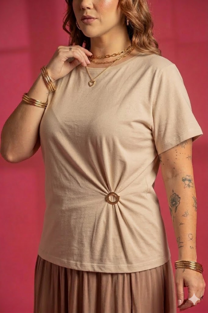 T-shirt com detalhes dourados Quattro Venti